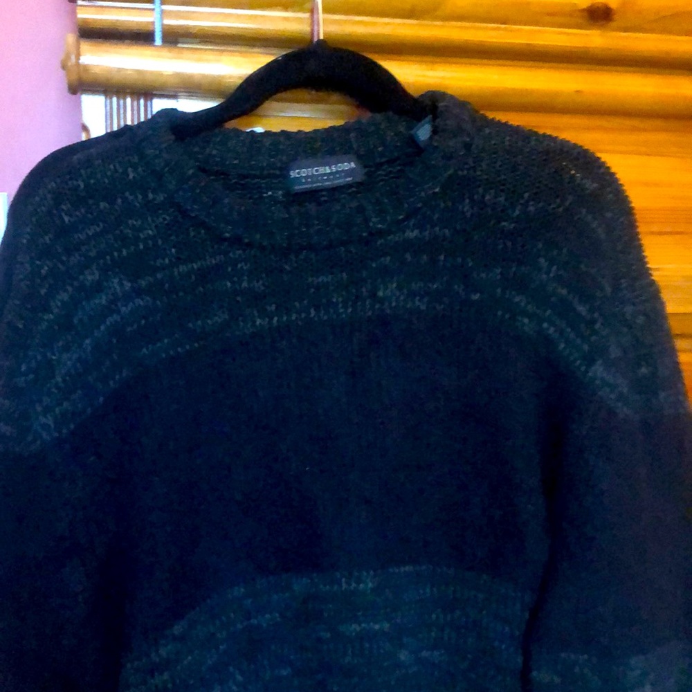 XL Sweater used but like new.
